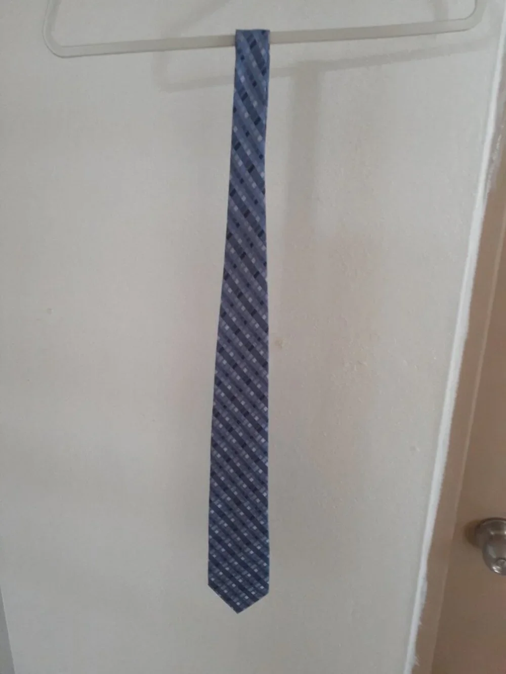 Van Heusen Men's tie blue line pattern silk - Picture 1 of 4